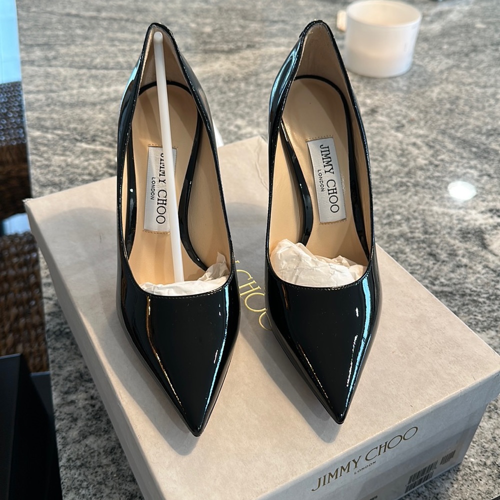 NEVER WORN AUTHENTIC JIMMY CHOO LOVE HEEL